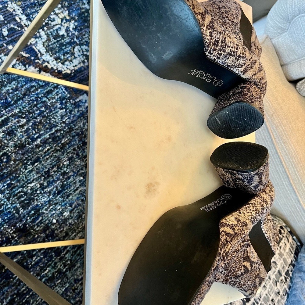 CHINESE LAUNDRY Faux Snakeskin Ankle Boots Women's Size 9 - Picture 6 of 14